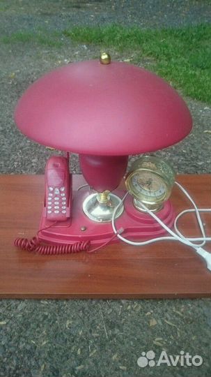 Подставка интерьерная с телефоном,светильником и ч