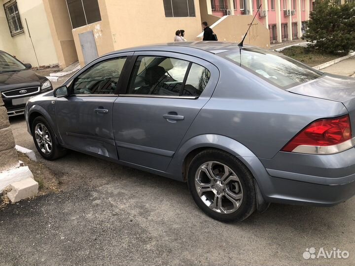 Opel Astra 1.6 МТ, 2008, 280 000 км