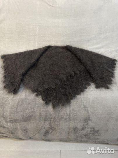 Пуховый платок шаль