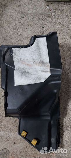 Обшивка багажника левая на Nissan fuga