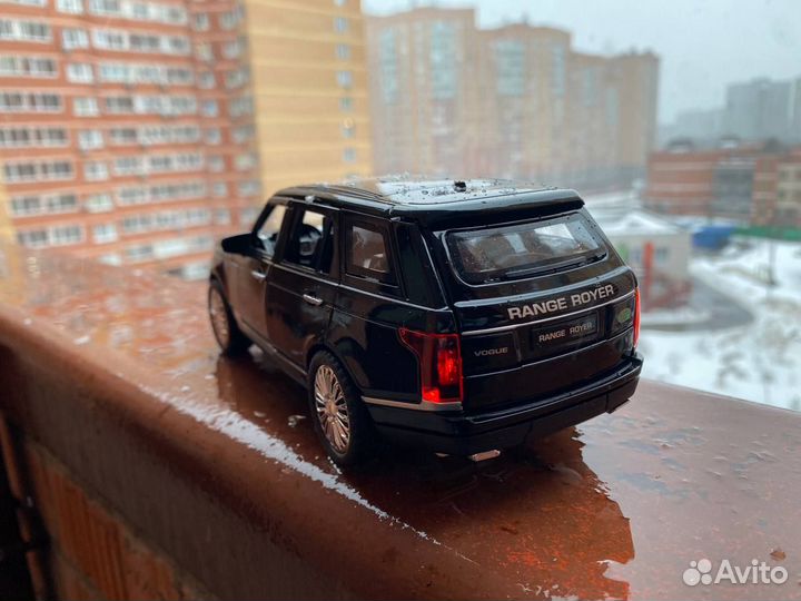 Модель Land Rover Range Rover Vogue Черный