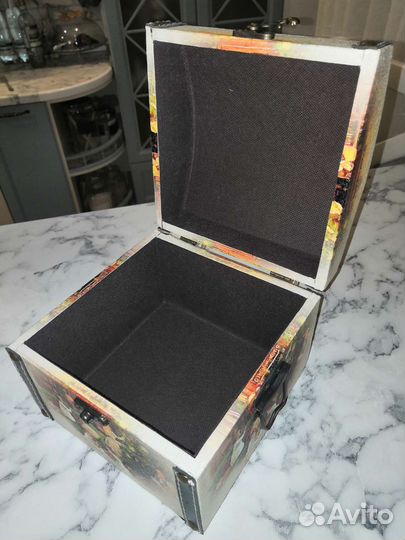 Сундук шкатулка