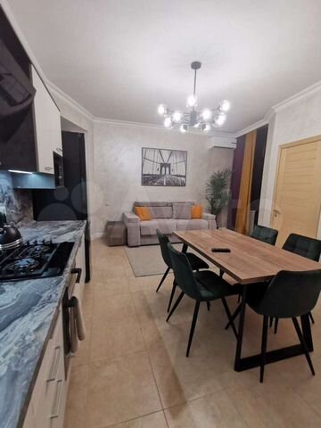 4-к. квартира, 90 м², 2/10 эт.