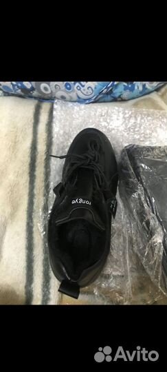 Зимние кроссовки 37,5 размер