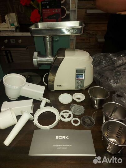 Мясорубка электрическая bork M401