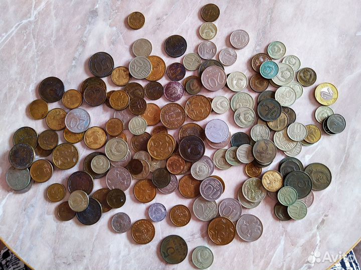 Монеты, банкноты, значки СССР