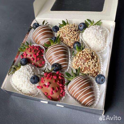 Коробочка клубника в шоколаде