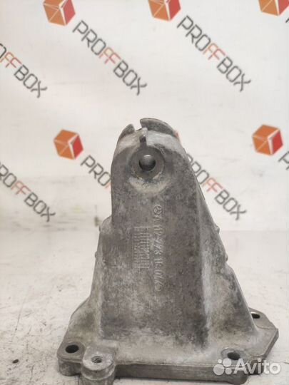 Кронштейн двигателя Mercedes S-Class W220 M112