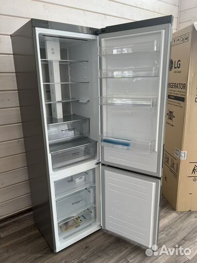 Продаю холодильник