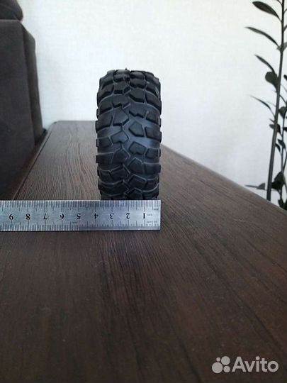 Резина новая на RC модель в 1:10 масштабе