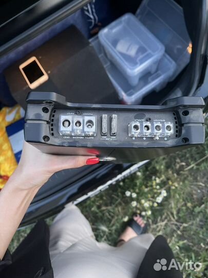 Автомобильный сабвуфер и усилители