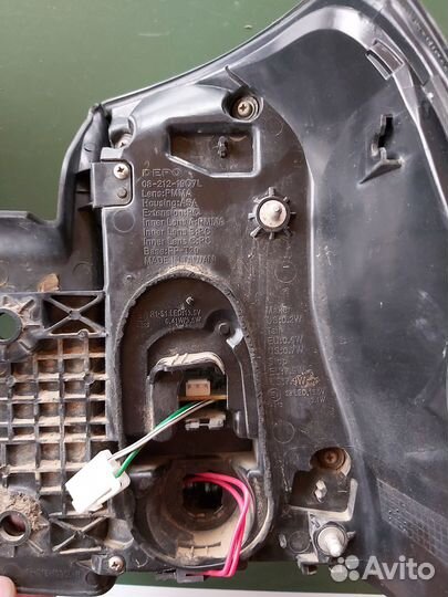 Фонари задние Toyota LC200