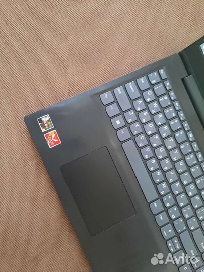 Тонкий безрамочный Lenovo Ryzen3 DDR4 SSD FHD