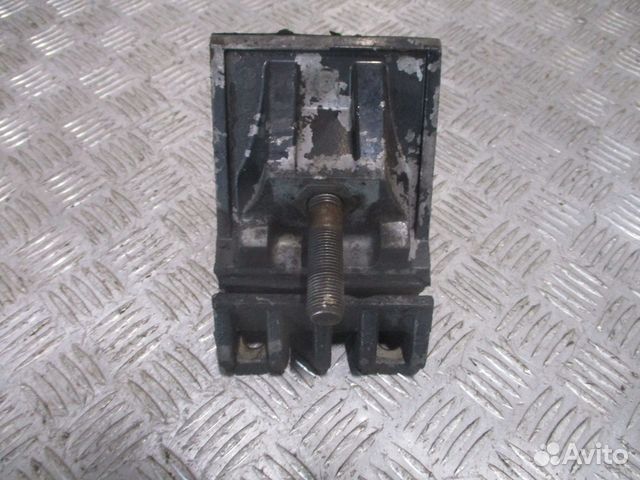 Подушка двс передняя MAN 81962100553