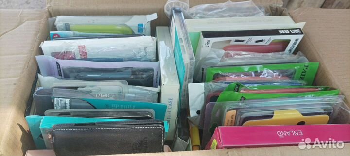 Чехлы на телефон