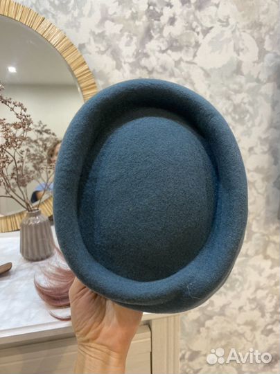 Фетровая шляпка-таблетка