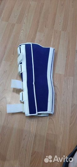 Тутор на коленный сустав