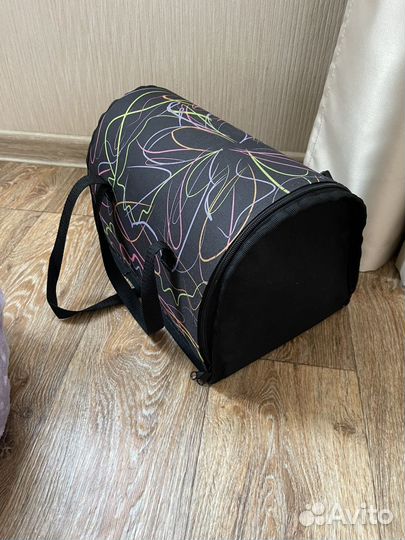 Переноска, лежанка и одежда для собаки до 2 кг