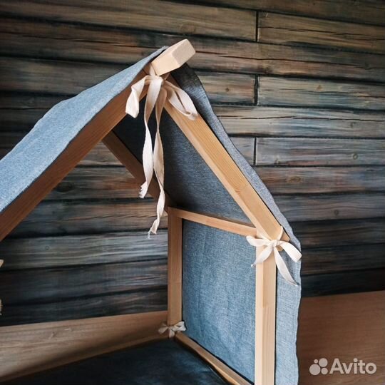 Домик для кошки или маленькой собачки