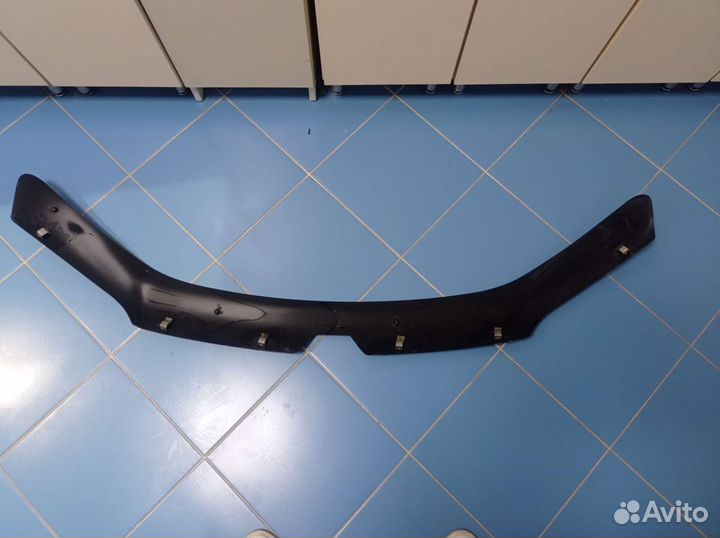 Мухобойка на капот рено логан 2