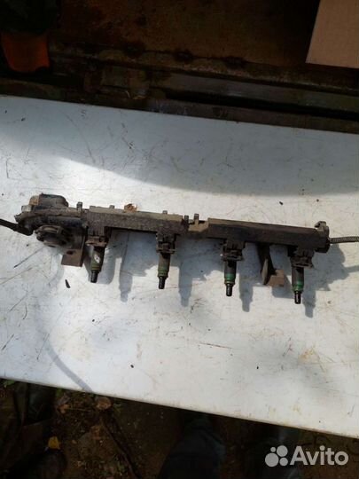 Топливная рампа Ford focus 2. 1.6л. 100л.с