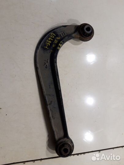 Рычаги подвески (задний, правый, верхний)