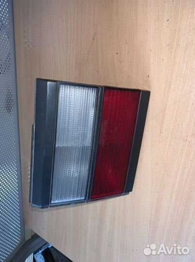 Фонарь задний внутренний правый ун VW passat B3