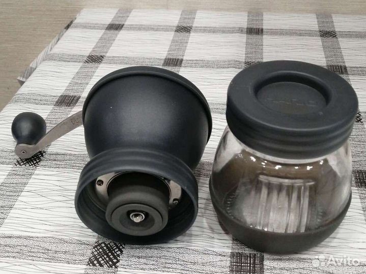 Кофемолка ручная Hario Coffee Mill