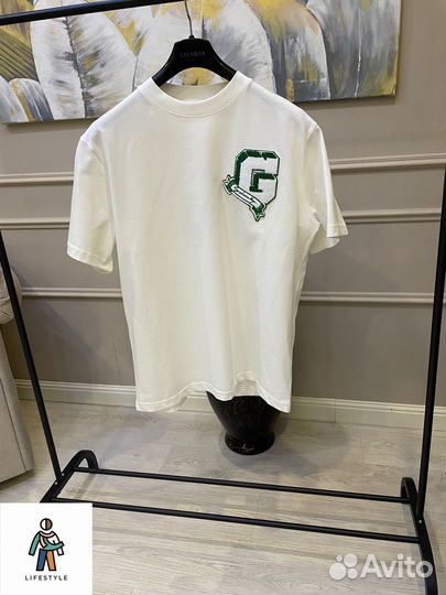 Футболка givenchy