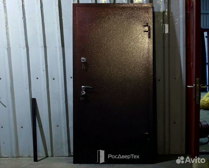 Дверь входная металлическая в квартиру