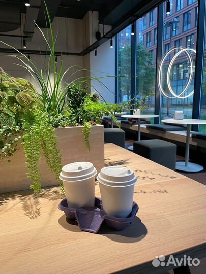 Бариста в кофейню