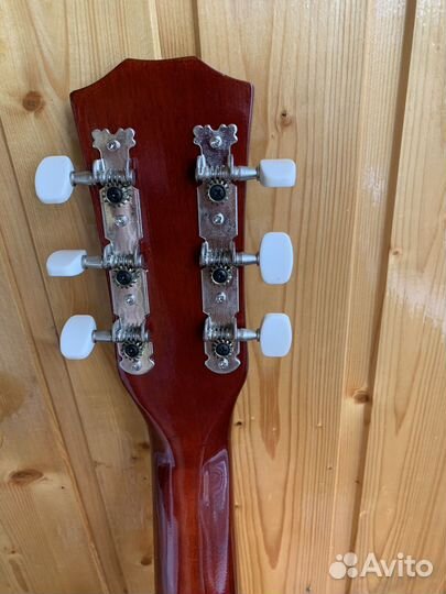 Акустическая гитара