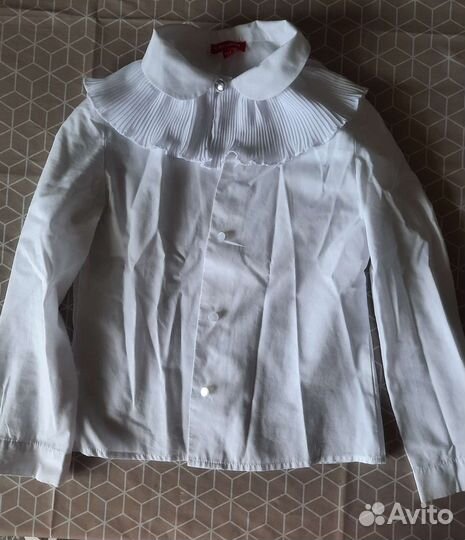 Белая блузка