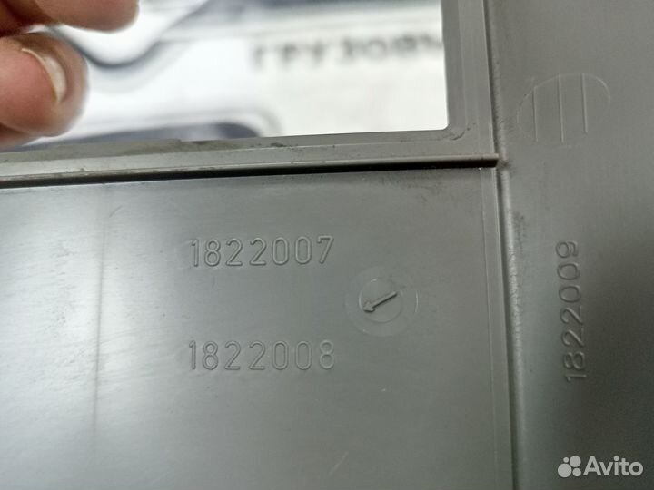 1822007 Рамка выключателей DAF XF105