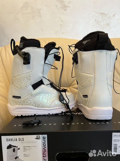 Сноубордические ботинки женские. Новые