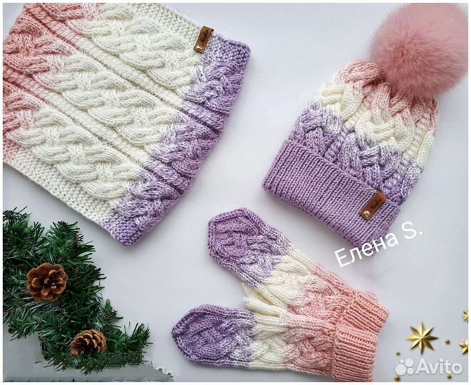 Шапка с меховым помпоном, снуд, варежки