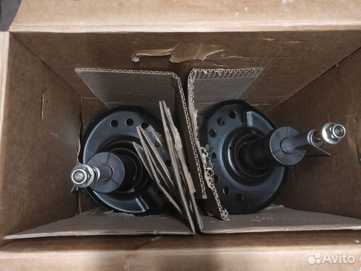 Амортизатор передн. Nissan X-Trail T-31