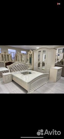 Спальный гарнитур