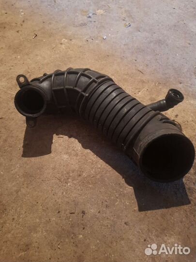 Патрубок корпуса воздушного фильтра Ауди A4, B7