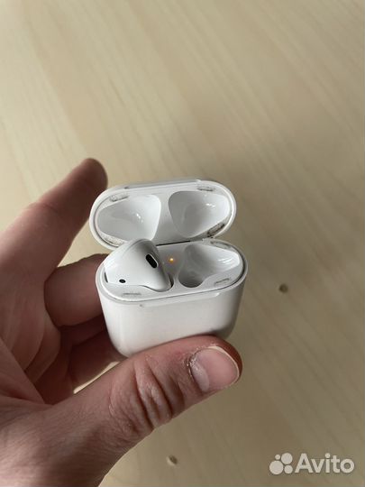 Apple airpods 2