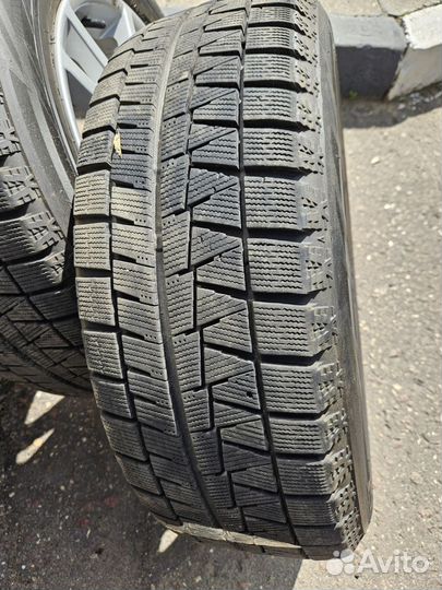 Bridgestone Blizzak Revo GZ 215/60 R16