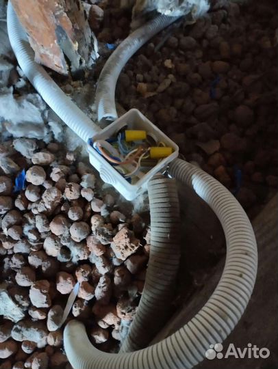 Опытный электрик