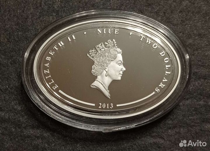 Монеты Ниуэ Змея Лошадь Серебро