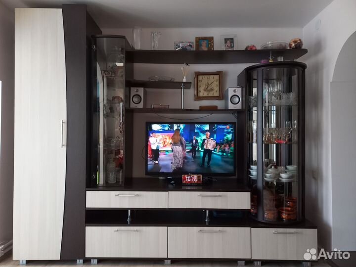 Стенка горка в гостиную бу