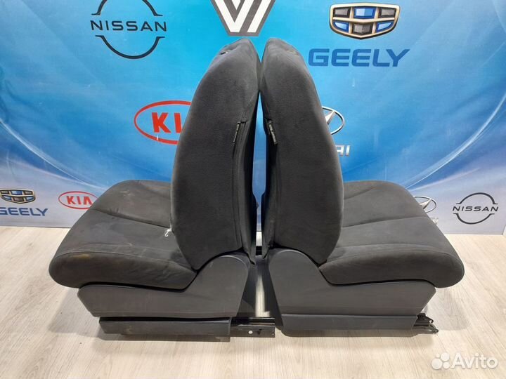 Сиденье кресло переднее Nissan tiida Лев, Прав