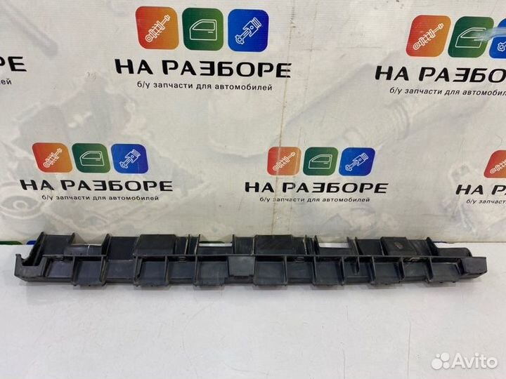 Крепление порога правое Renault Duster