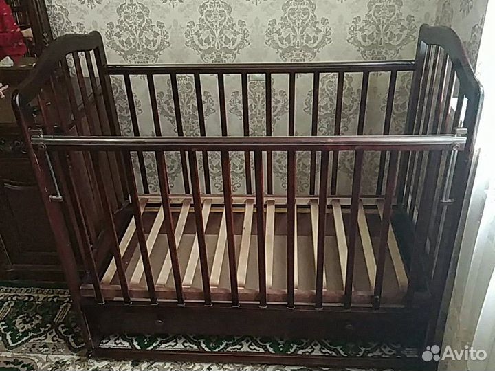 Детская кроватка качалка