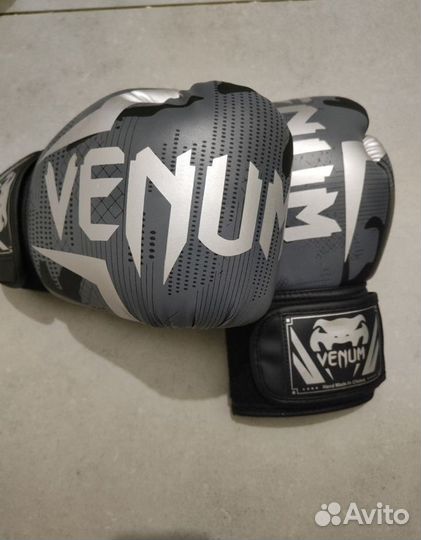 Перчатки для бокса новые