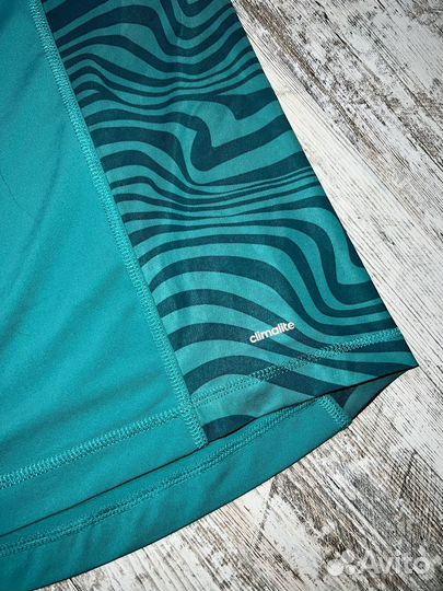 Футболка adidas женская