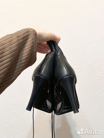 Туфли хиллс 37-38 р-р